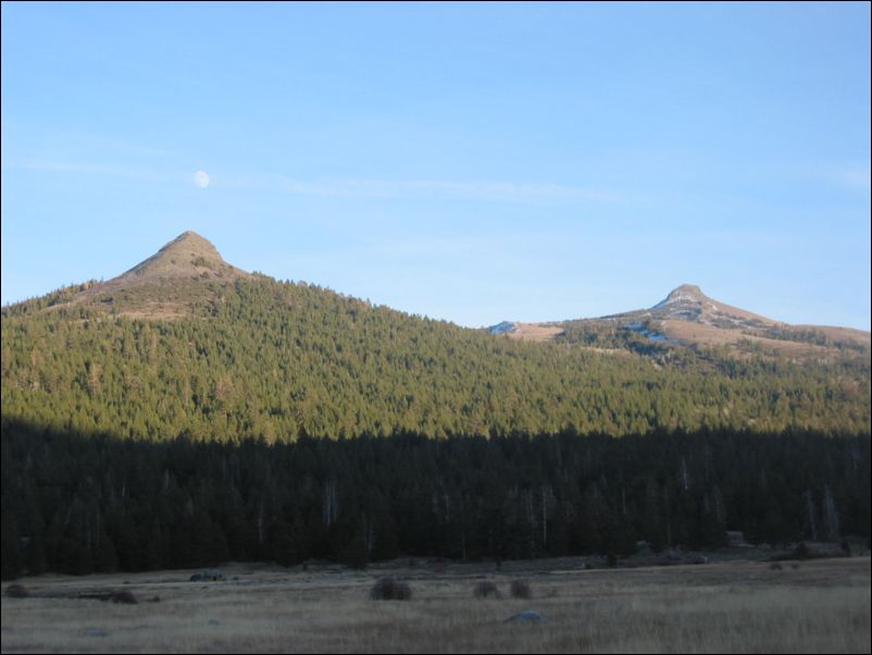 2005-11-12 Hawkins (39) Moon over Pickett Peak and Hawkins
